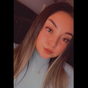 Meet your Posher, Anahi